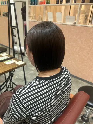 ミディアム La Bless 大阪梅田所属・梅田 ミディアム ショートYUKINOのヘアスタイル