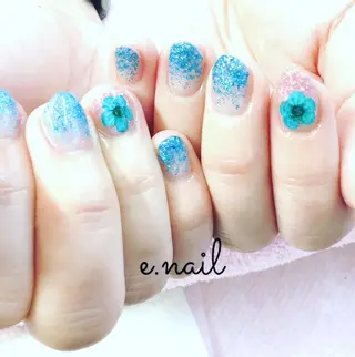 ネイル e.nail所属・和賀井 恵理のネイルデザイン