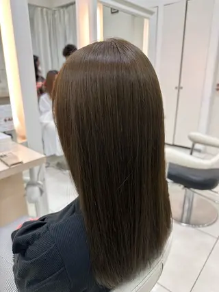 カラー 伊佐 愛のヘアスタイル