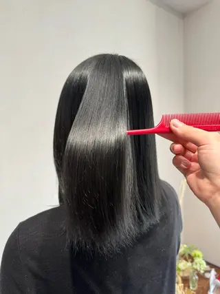 ミディアム 透明感/グレージュ/ MOMOKO🩵のヘアスタイル