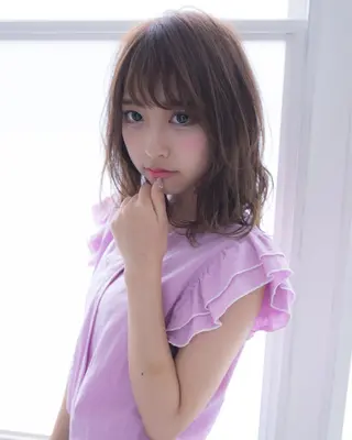 ミディアム KAMIGAMI所属・KAMIGAMI SAKAEのヘアスタイル