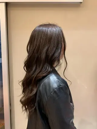 ロング カラー FACE DECO AVEDA所属・河端 春綺のヘアスタイル