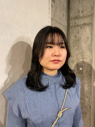 ミディアム NORA Journey所属・ブリーチカラー/ブロ ンドレイヤーカットのヘアスタイル