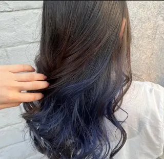 カラー 大賀 チサトのヘアスタイル