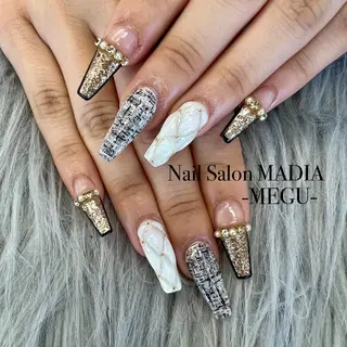 ネイル MADIA藤沢所属・MADIA MEGUのネイルデザイン