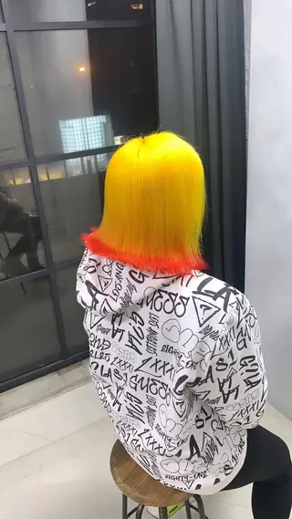 ショート 派手髪支持率No1 Eisukeのヘアスタイル