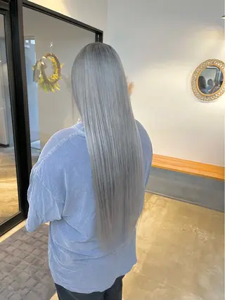 ロング カラー ハイトーンカラ ー/小川のヘアスタイル