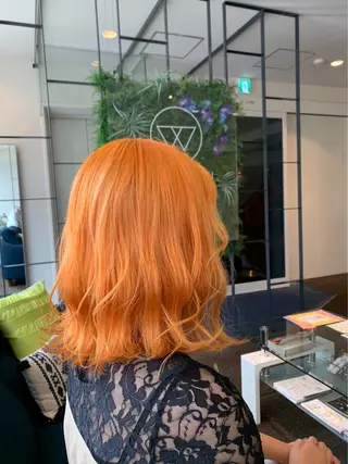 ミディアム W_SALON ［触れたくなる艶髪］のヘアスタイル