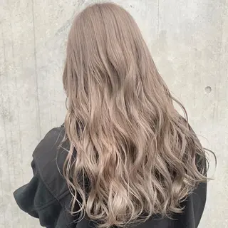 ロング カラー ヘアアレンジ 🧸ハイトーン🧸 ゆっきー🧸のヘアスタイル