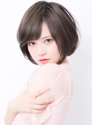 ショート 透明感カラー🫧＆ レイヤー🕊古川のヘアスタイル