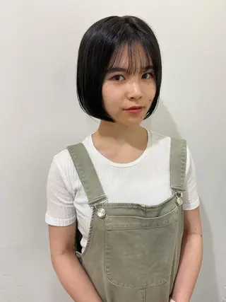 ショート カラー merc.🌿💚 八幡真衣のヘアスタイル