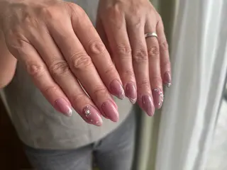 ショート CURE所属・nailist Nanaのネイルデザイン