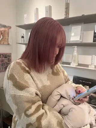ミディアム カラー MARIKA 暖色系/ハイトーンのヘアスタイル