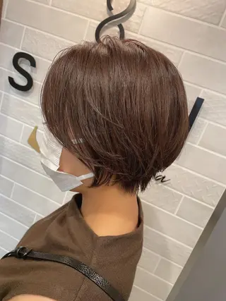 ショート ARMONY所属・縮毛矯正、コテ巻き風 パーマのプロ、横山のヘアスタイル