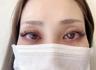 マツエク・マツパ NAIL ✴︎キラキラオメメのネイルデザイン