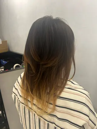 ロング カラー IT by ALBUMあいりのヘアスタイル
