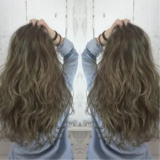 ロング カラー 韓国レイヤー外国人風 透明感カラー髪質改善のヘアスタイル