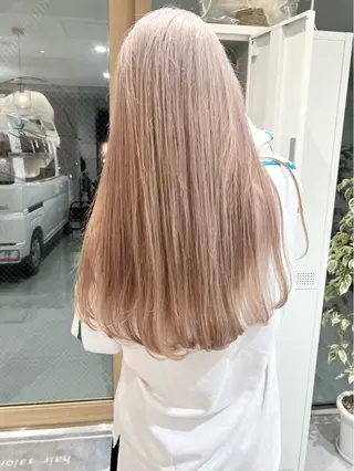 ロング miyu✂︎Lien 上品なブリーチカラーのヘアスタイル