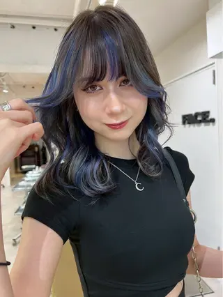 セミロング カラー 猪俣 彩音のヘアスタイル