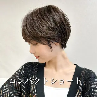 ショート カラー ナリタ ミユウのヘアスタイル