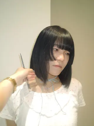 ミディアム YUI／レイヤー カット/透明感カラーのヘアスタイル