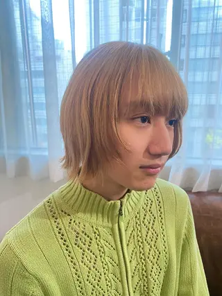 ショート カラー 梅田ハイトーン チダ ヒナノのヘアスタイル