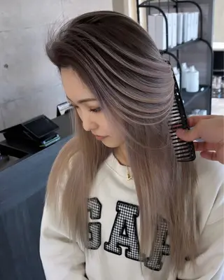ロング カラー ULu. 岡山駅店 髪質改善トリートメント＆ハイトーンカラー所属・ULu岡山駅店 SUZUKAのヘアスタイル