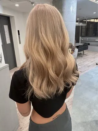 セミロング 🎀ハイトーン特化 konomi🎀のヘアスタイル