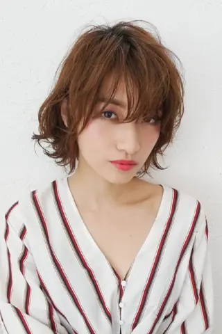 ショート カラー パーマ 上田 恵里のヘアスタイル