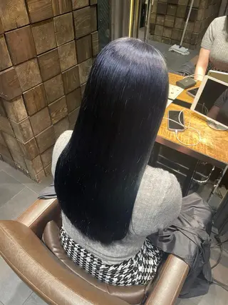 セミロング ブリーチ＆縮毛矯正 🧸tomoki🧸のヘアスタイル