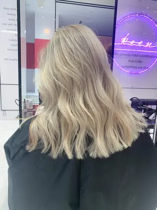 セミロング カラー share salon JAM 吉祥寺所属・レイヤー/ブリーチ HIKARU ♡のヘアスタイル