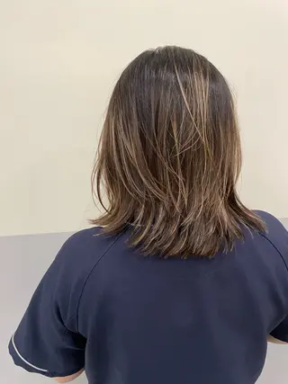 ミディアム 小久保 里紗のヘアスタイル