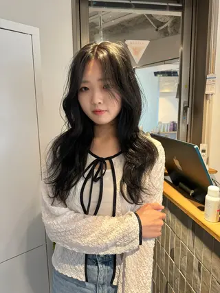 ロング laff 新宿所属・ボブ/ケアパーマ/ レイヤー/縮毛矯正のヘアスタイル