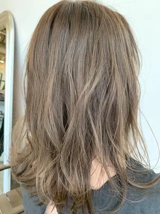 ミディアム フリーランス 美容師 cayocoのヘアスタイル