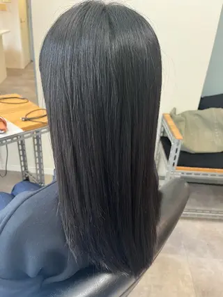 セミロング OFF YUYAのヘアスタイル