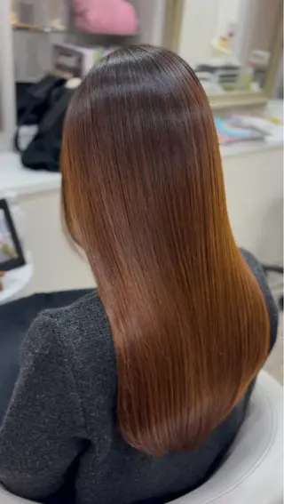 ロング 【TAKAYA】🌸 白髪ぼかしカラーのヘアスタイル