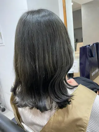 ミディアム 銀座⚜️【脱白髪染め 美髪矯正】トグチのヘアスタイル