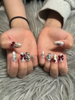 ネイル 鈴木 歩華のネイルデザイン