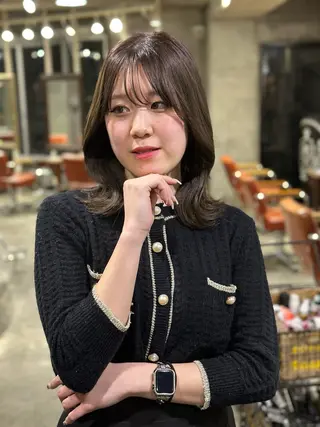 ミディアム yelm所属・🫒オリーブカラー ミディアムレイヤー✨のヘアスタイル