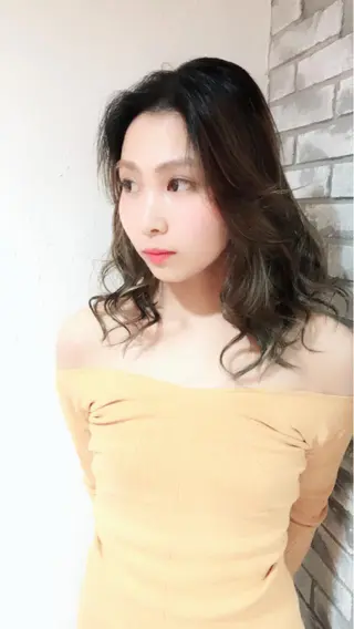 セミロング カラー Dita AIR所属・Rina Imaiのヘアスタイル