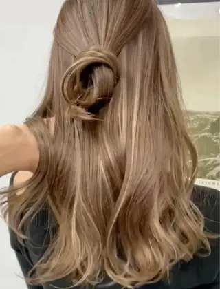 セミロング カラー Ayuri🫧 Diar Blueのマツエク・マツパデザイン