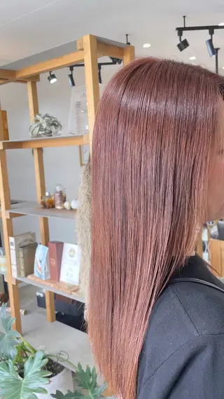 ミディアム カラー 白柳 百華のヘアスタイル