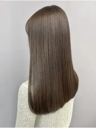 セミロング LUCK by MiNDHAiR所属・島袋 奈千のヘアスタイル