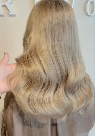 セミロング カラー チヒョ🦋 韓国hair🇰🇷のヘアスタイル