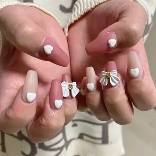 ネイル Blomeel Nailのネイルデザイン
