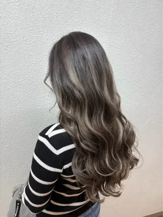 ロング カラー marshu atre所属・濱本 樹蘭のヘアスタイル