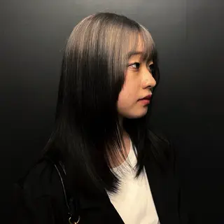 セミロング JE SUIS HEUREUSE所属・ニュアンスヘア ★リョウカ★のヘアスタイル