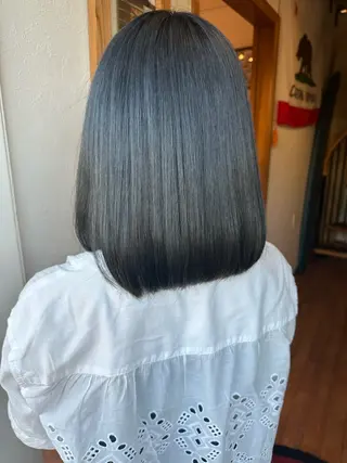 セミロング 青山 airaのヘアスタイル