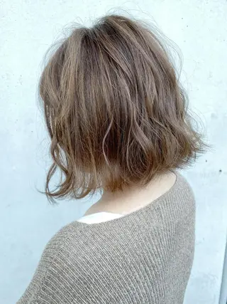 ショート カラー ボブ・レイヤーカット 吉敷航一のヘアスタイル