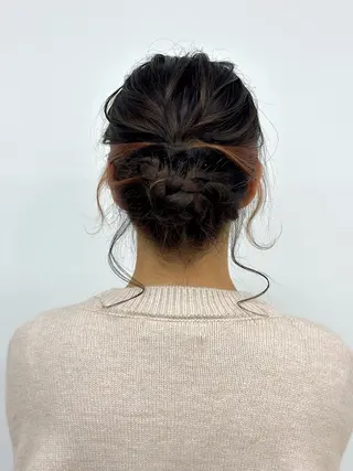 セミロング ヘアアレンジ rebloom所属・山之内匠/艶カラー/ ハイトーン/ブリーチのヘアスタイル